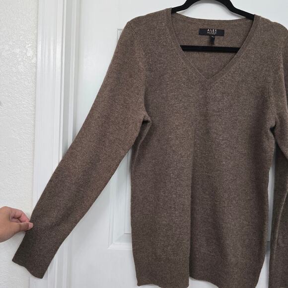 Alex Marie Cashmere Sweater Brown V-Neck Sz L Timeless Minimalist QuietLuxury - Picture 2 of 7